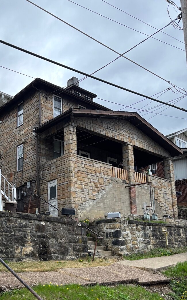 Building Photo - 814 W Vine St