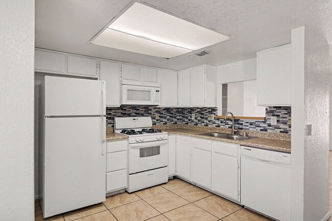 Photo - Henderson!!! 4 Bedrooms!! Single Story!! 2 car garage!! Big Back Yard!!! No HOA!! All Appliances!!