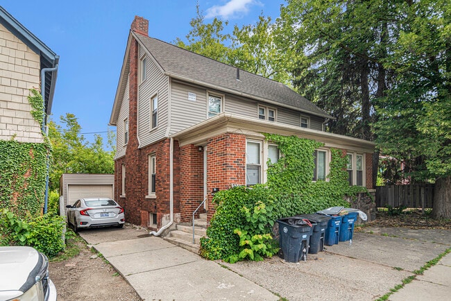 Building Photo - 335 Packard St