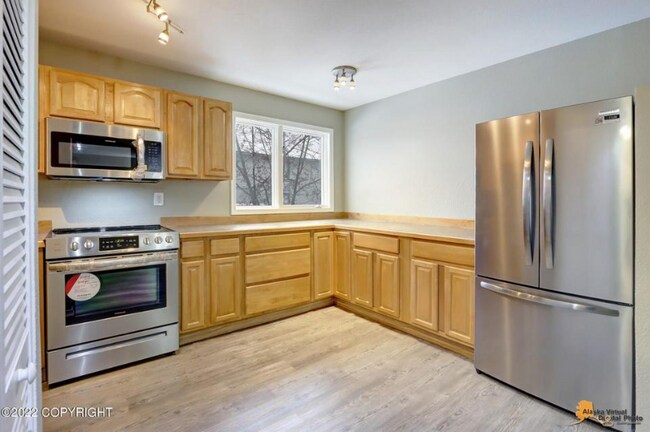 Photo - 329 E 14th Ave Unit Apt 6