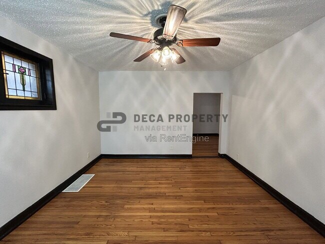 Photo - 2920 Mt Pleasant St