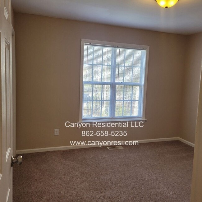 Photo - 4396 Moat Dr