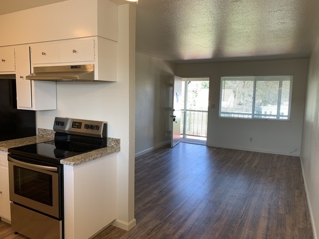 Photo - 120 E Fairmont Ave