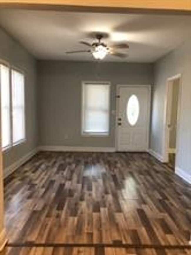 Photo - 2 Bedroom / 2 Bath Bungalow in Sanford's Historic District!