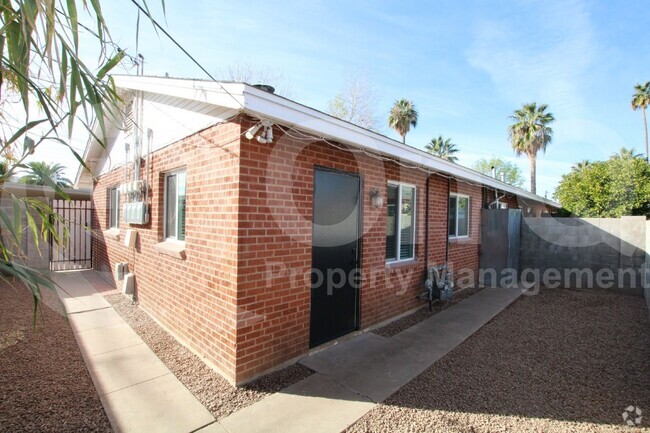 Building Photo - 2309 N Dayton St Rental