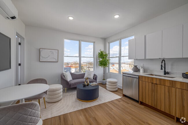 1BR, 1BA - 422SF - Kitchen/Living Room