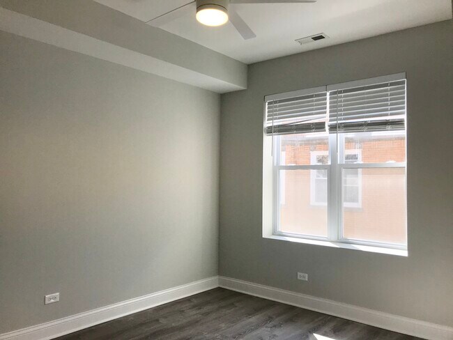 Photo - 3110 N Milwaukee Ave Unidad 1H