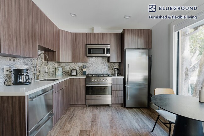 Photo - 715 Everett Ave Unidad FL1-ID1752