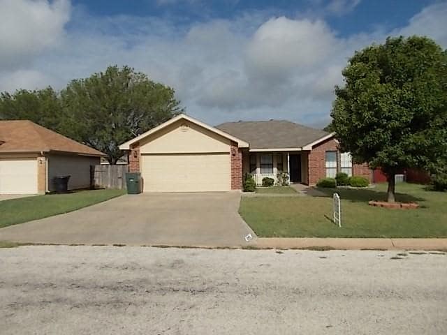 Building Photo - 3950 Trinity Ln
