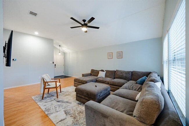 Photo - 1704 Verbena Way