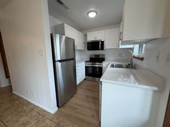 Photo - 1307 Rufina Ln Unit 2