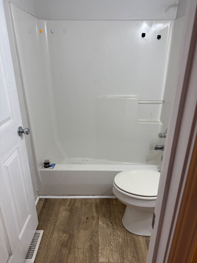 Photo - 1016 Jane St