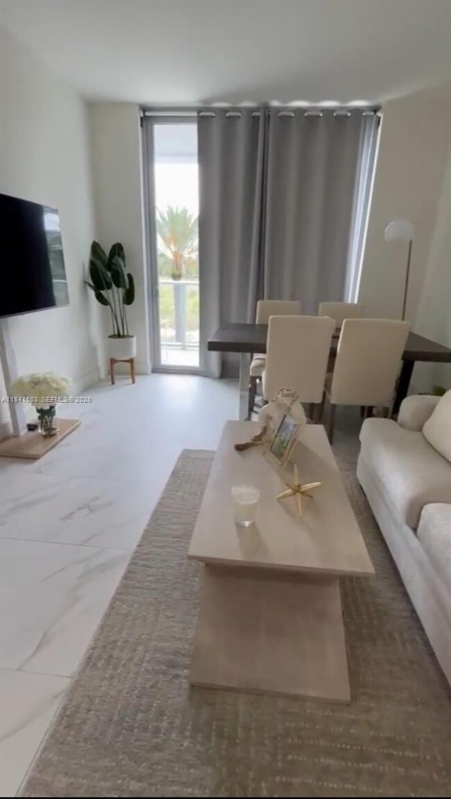 Photo - 2000 Metropica Wy Unit 208