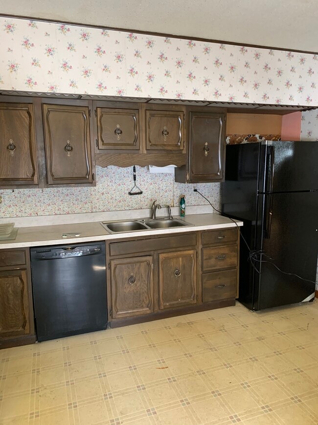 Kitchen - 816 Green Ridge St House