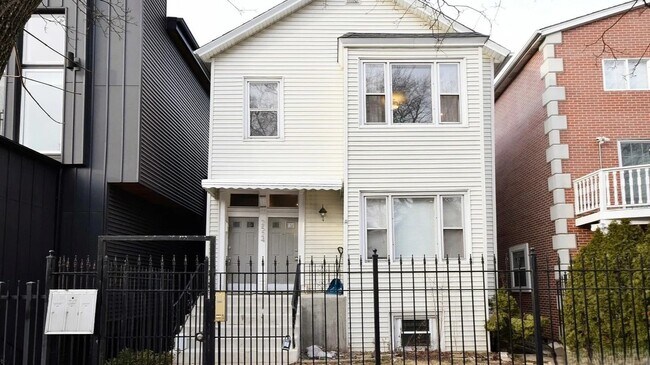 Building Photo - 2524 W Palmer St Unit 2