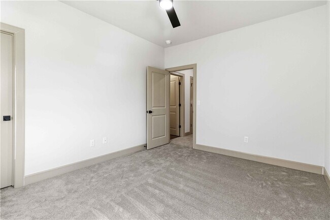 Photo - 1070 Whistler St