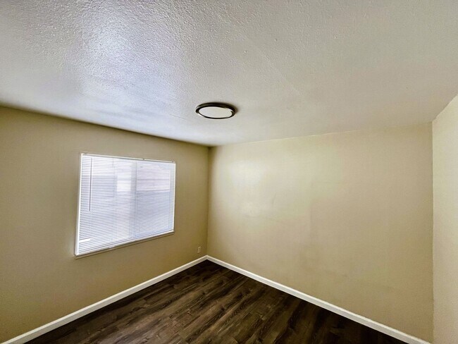 Photo - 2825 67th Ave Unidad 2827 67th Ave