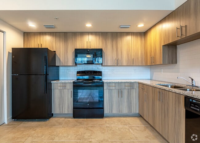 3 BDR / 2 BA - 1,050 Sq Ft