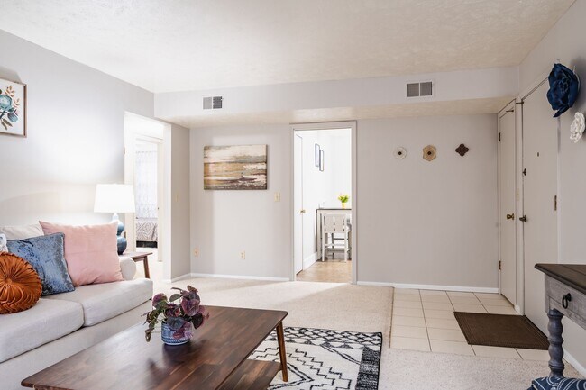 Photo - The Colonial Apartments