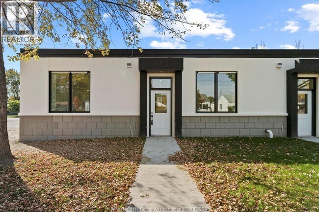 Photo - 2275 Wellesley Ave