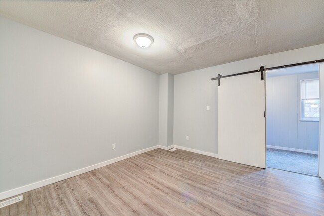 Photo - 438 Kathleen St Unit 1