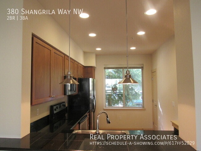 380 Shangri-La Way NW