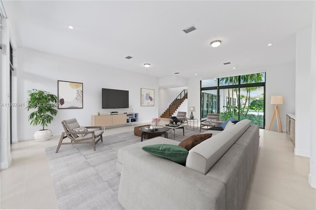 Photo - 16680 Botaniko Dr N