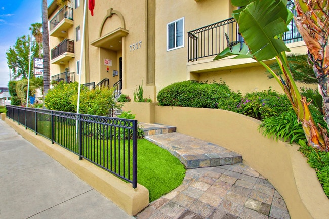 Photo - Sepulveda Place Apartments