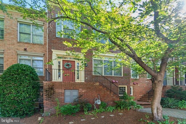 Building Photo - 727 N Vermont St Rental