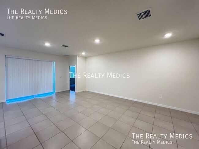 Photo - 5108 Stokes Way