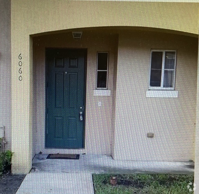 Building Photo - 6060 SW 19th Ct Rental