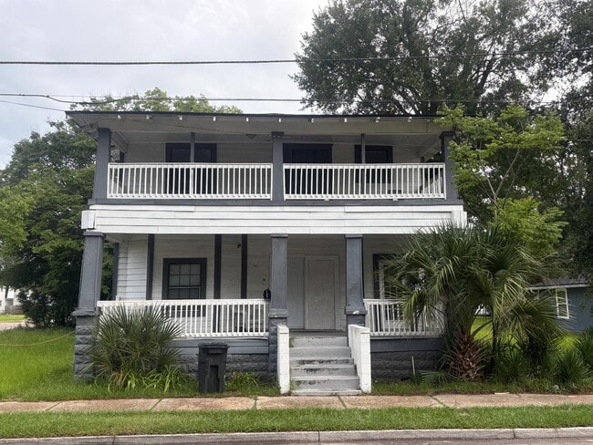 Photo - 1129 Grothe St