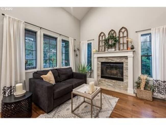 Photo - Stunning 5 bedroom home in desirable SW PDX now available for long term lease!