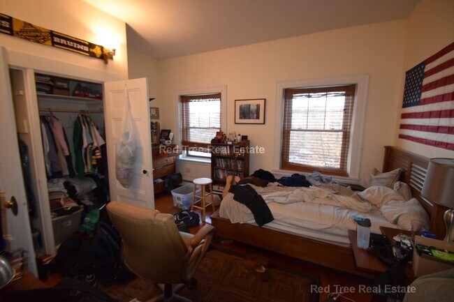 Photo - 1689 Beacon St Unit 3