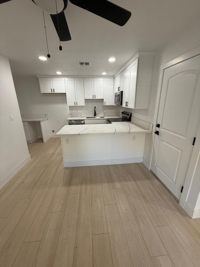 Building Photo - 3648 Elkhorn Blvd Rental
