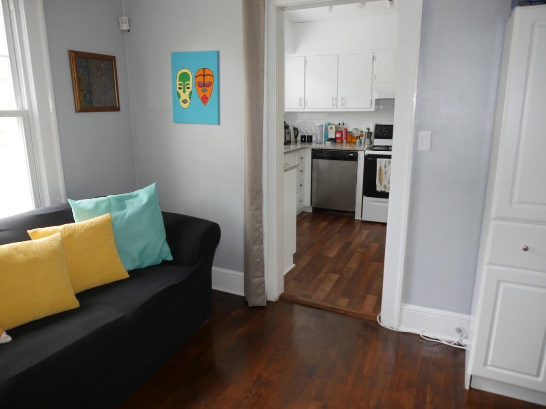 Furnished common area - 1065 Atlantic Dr NW (Atlanta, GA)