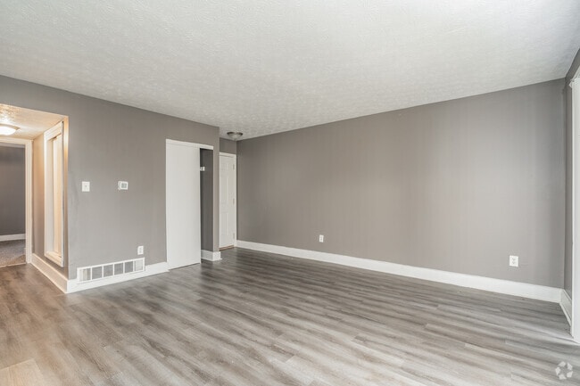 2BR, 1BA - 880SF - Living Room - Stonecreek Apartments