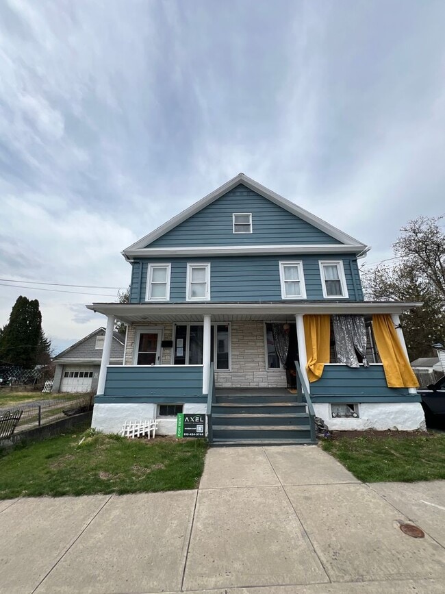 Building Photo - 165-167 1st Street Unit 167 1st Street