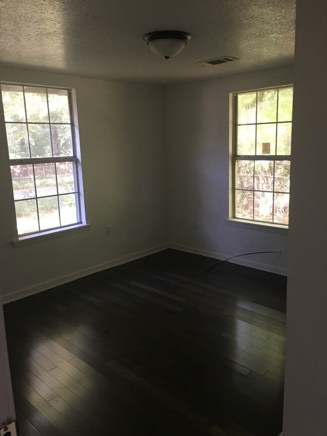 Photo - 902 N 27th St