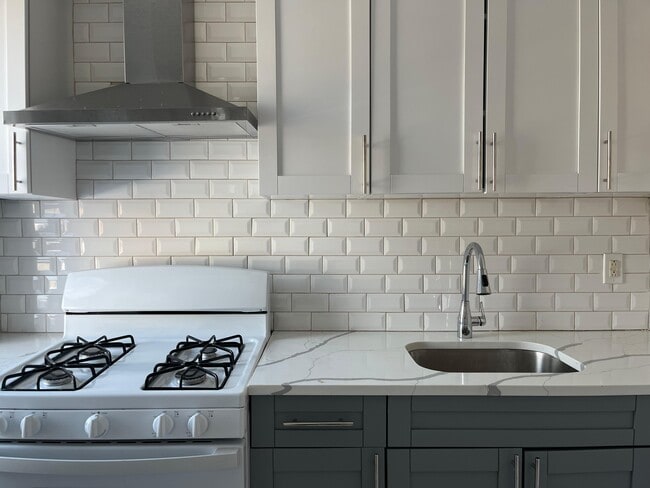 Photo - 86 Irving St