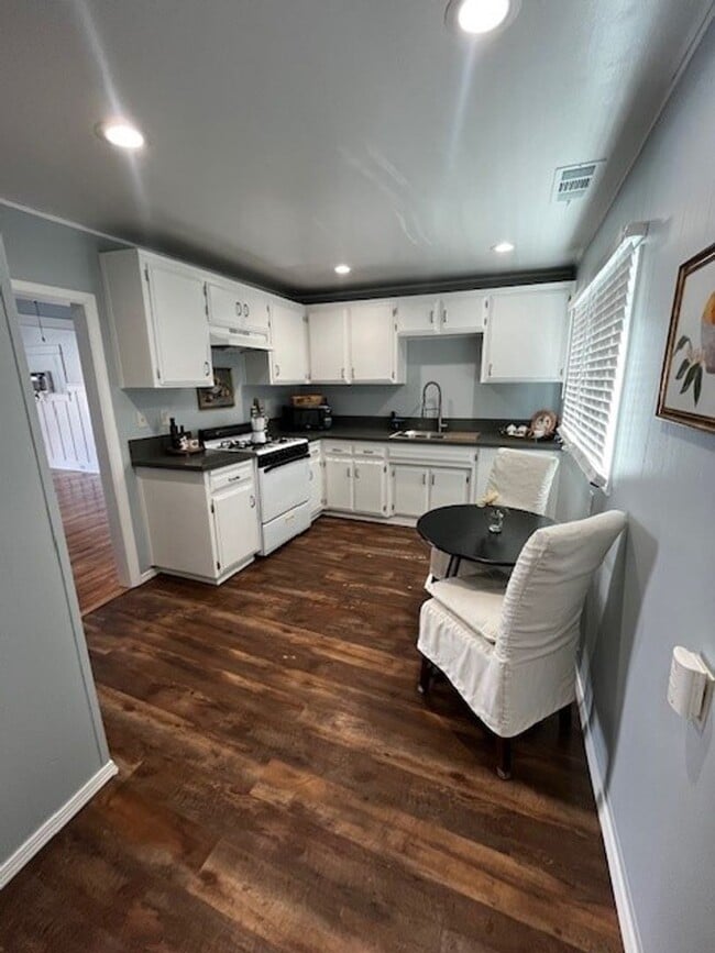 Photo - 2315 22nd St