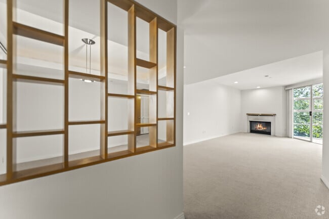 Building Photo - 171 N Church Ln Rental