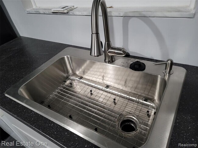 Photo - 314 Mary Ave