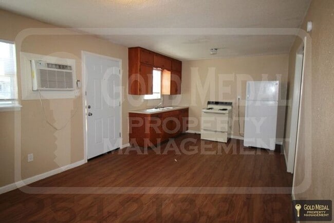 Photo - 926 JR Ct – Your Cozy Cove Retreat!