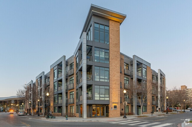 525 calle agua suroeste - 625 Water St SW