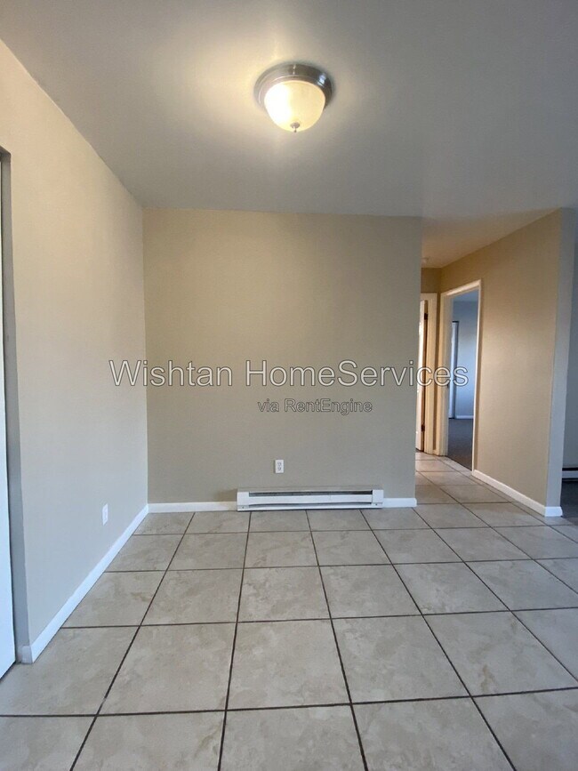 201 Charleston Blvd Unidad 2