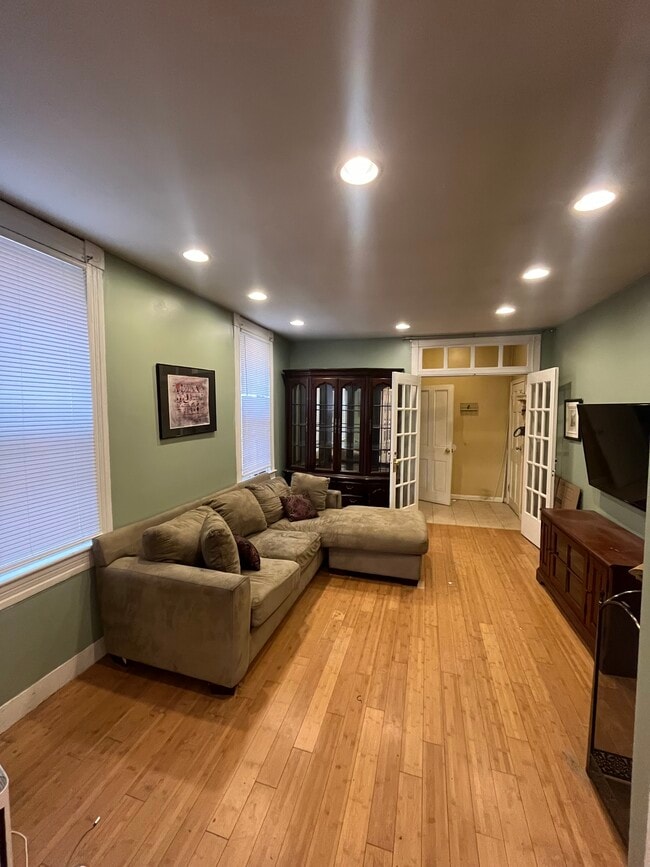 Photo - 4207 Euclid Ave Unit 1