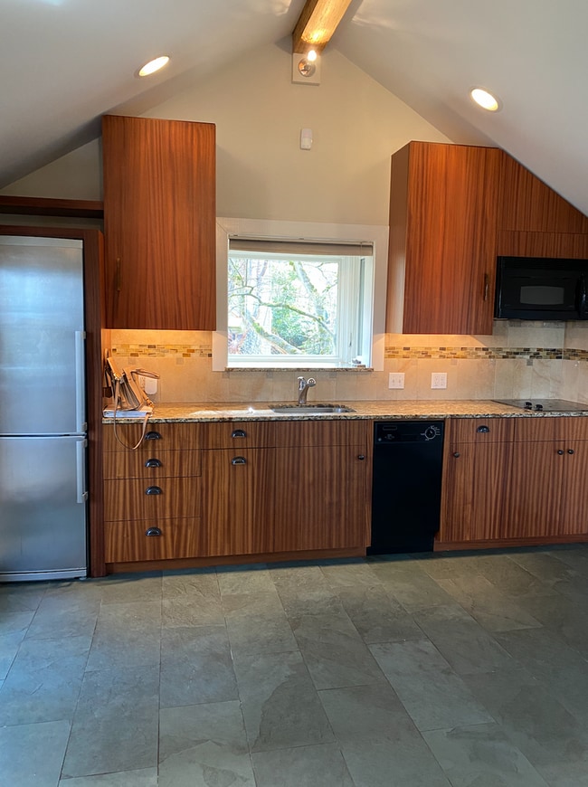 Photo - Beacon Hill Guest Cottage