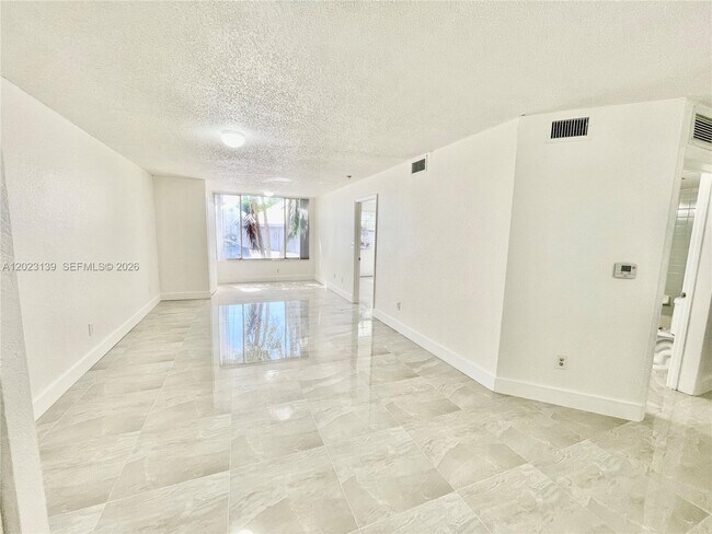 Photo - 2880 N Oakland Forest Dr Unit 103