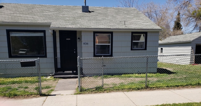 Photo - 836 Mitchell St